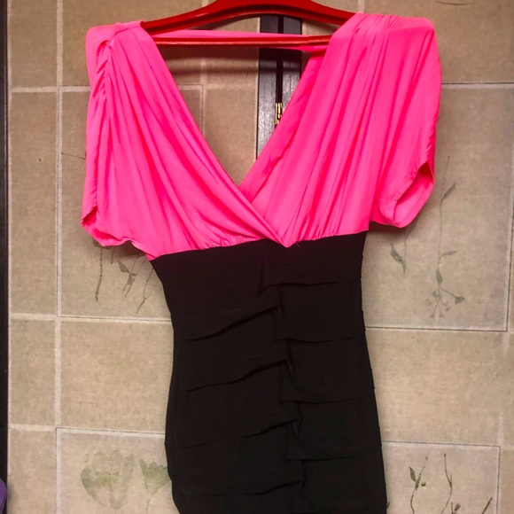 Dresses & Skirts - Gorgeous mini dress